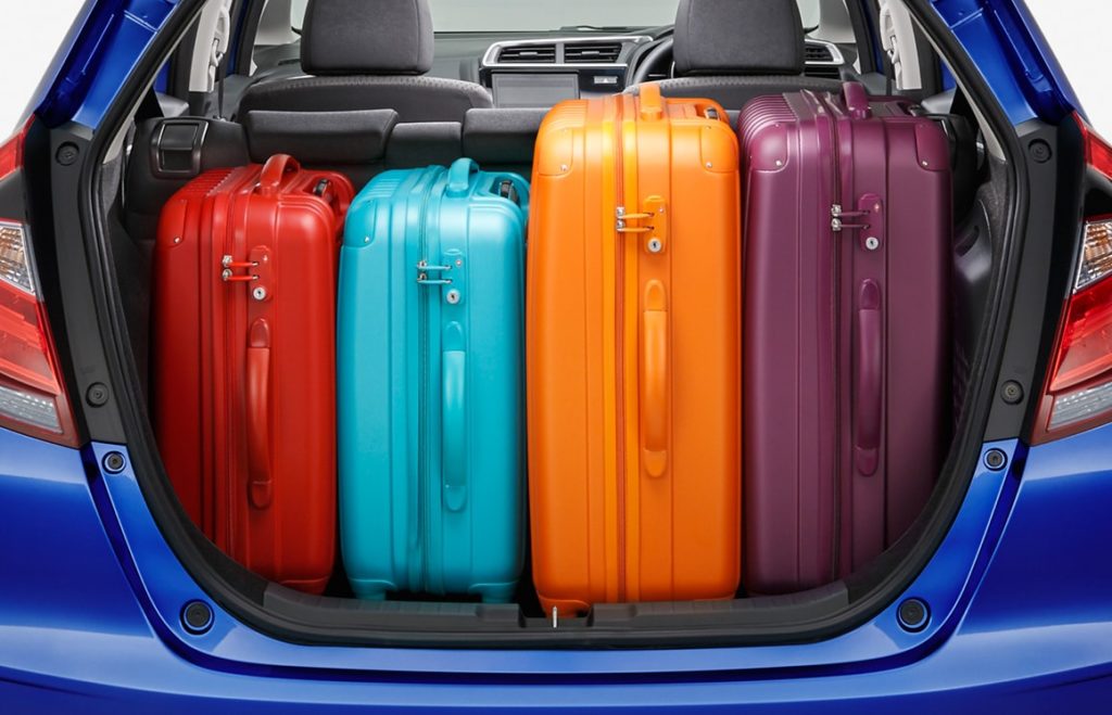 FITのサイズは?後部座席と荷室は広いの?詳しく紹介!! （車趣味）個性的な車に乗りたい人がたどり着くサイト