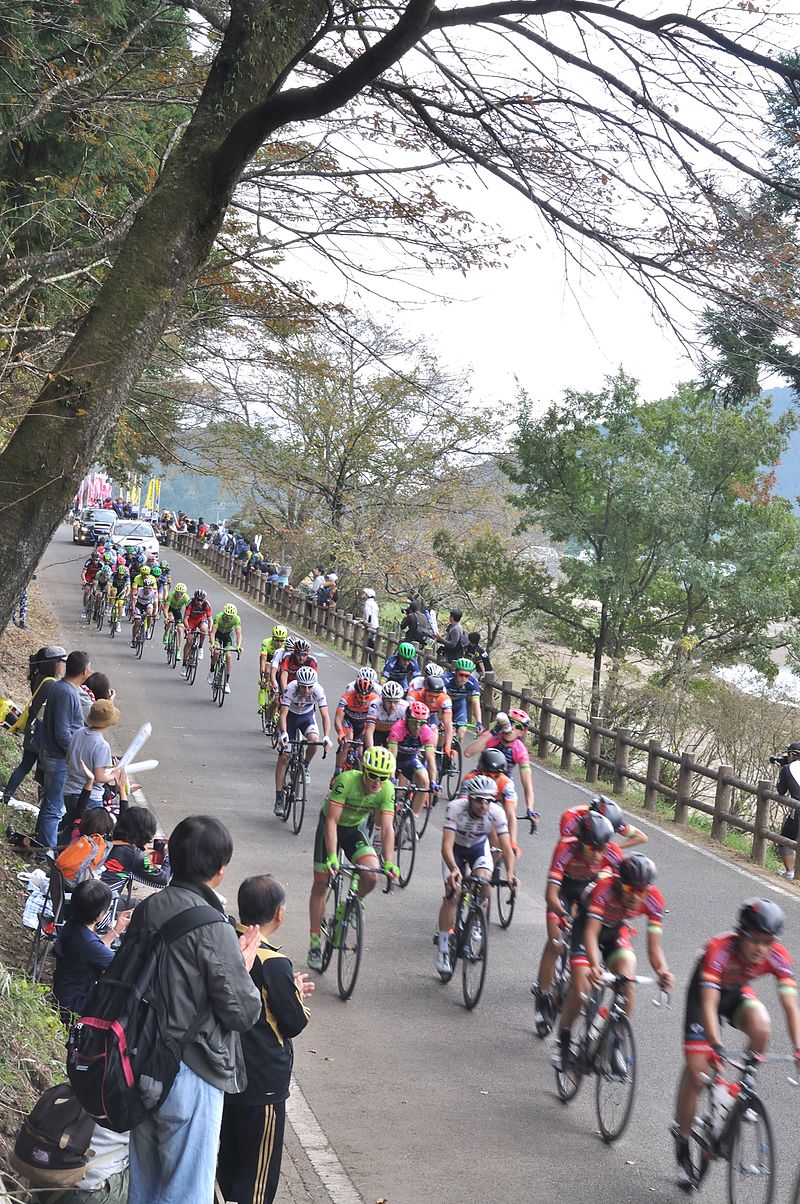 Japan_Cup_Cycle_Road_Race_2016_001 (車趣味)個性的な車に乗りたい人がたどり着くサイト